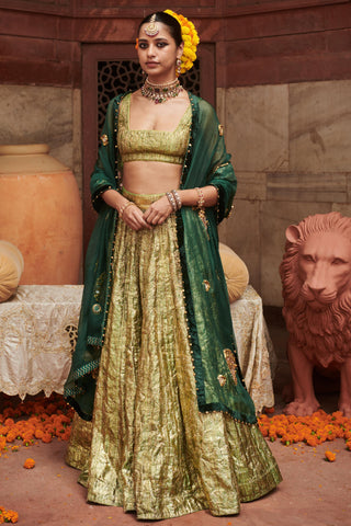 Green pushp lampi naach lehenga set