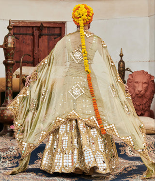 Gold chand aayna naach lehenga set