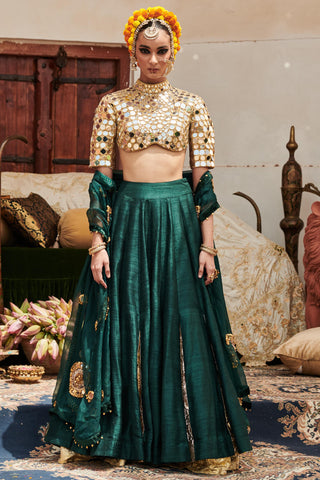 Green zamurd naach lehenga set