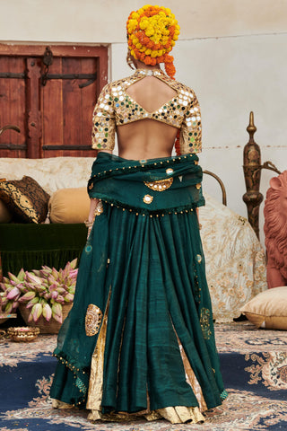 Green zamurd naach lehenga set