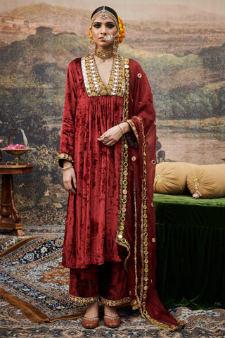 Red surkh naach shahi suit