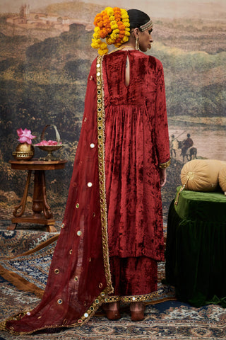 Red surkh naach shahi suit