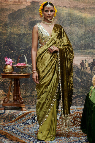 Green rang-e-mehfil naach saree