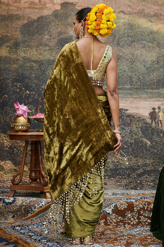 Green rang-e-mehfil naach saree