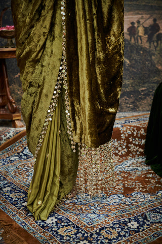 Green rang-e-mehfil naach saree