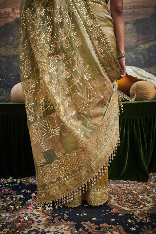 Green gaja naach rachna saree