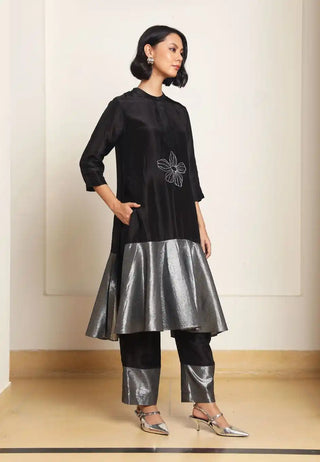 Lila black a-line tunic and trouser