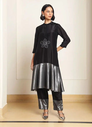 Lila black a-line tunic and trouser