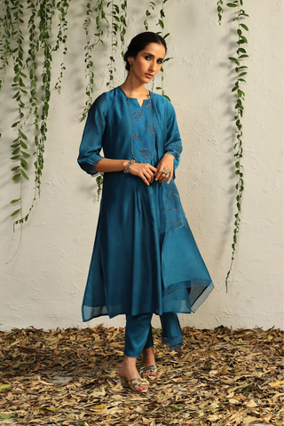 Blue chanderi flowy kurta set