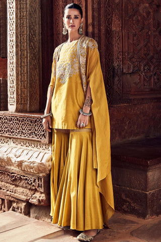 Sona patti turmeric cape with kurta set