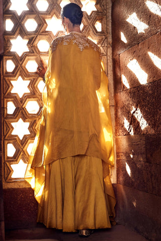 Sona patti turmeric cape with kurta set