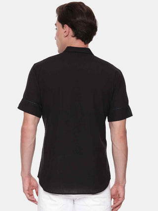 Black short sleeve shirt