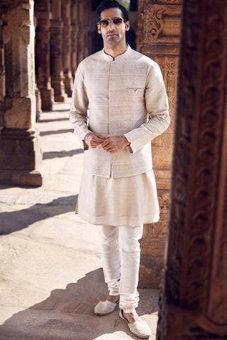 Ivory iconic wing pocket bandi and kurta set