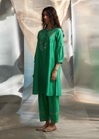 Lesh green heavy booti kurta set