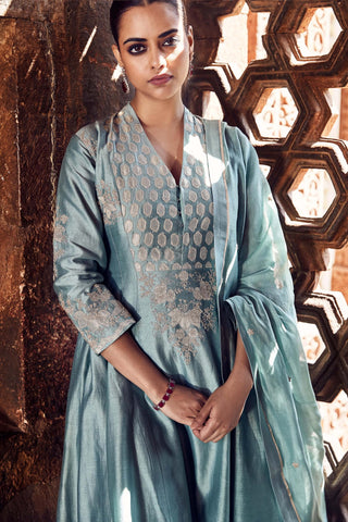 Aqua  sona patti naqashi kurta set