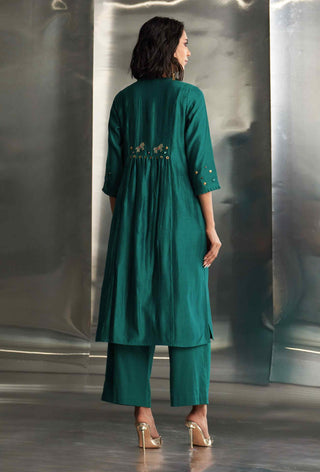 Emerald green chanderi pleated kurta set