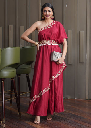 Amber maroon one-shoulder gown