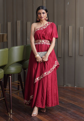 Amber maroon one-shoulder gown