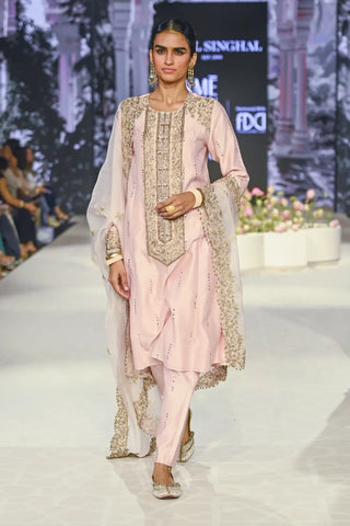 Blush pink embroidered kurta and pant with dupatta