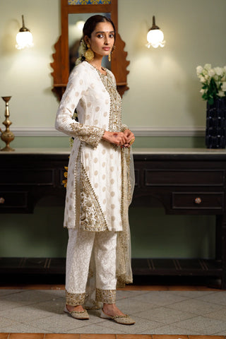 Ivory straight yoke kurta and straight pant with dupatta