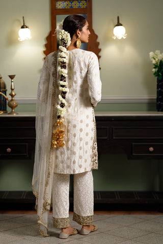 Ivory straight yoke kurta and straight pant with dupatta