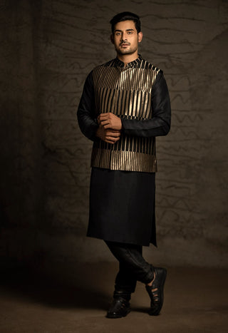 Black brocade bandi and kurta set