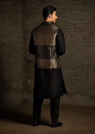 Black brocade bandi and kurta set