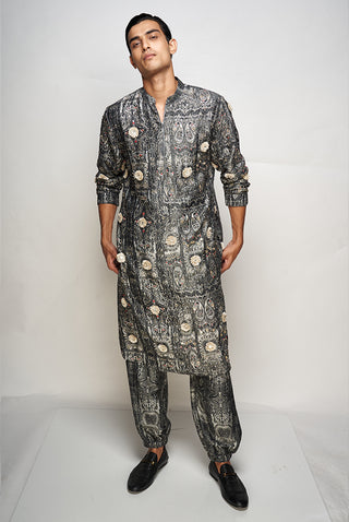 Yazir printed black kurta and jogger pants