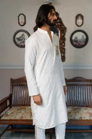 Ivory pocket embroidered kurta with pant