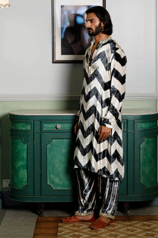 Black chevron printed embroidered kurta and salwar