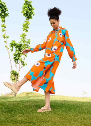 Orange mekko daisy dress