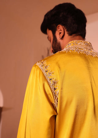 Yellow aain kurta