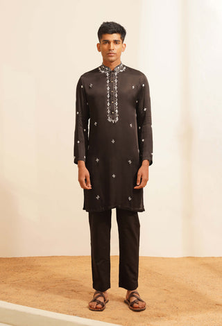 Black parag kurta and pant