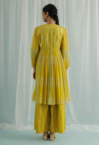 Canary aila kurta set