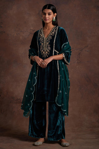 Green velvet suit with pants and dupatta set