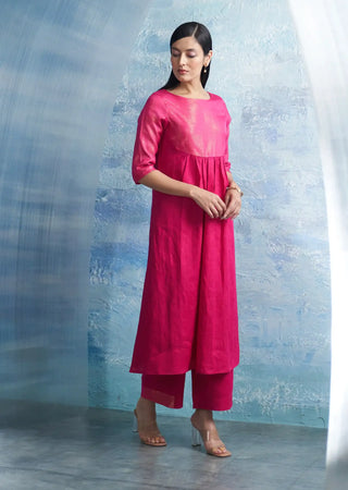 Aura fuchsia pink round yoke kurta set