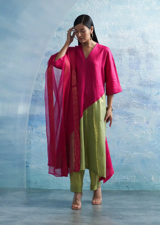 Aura fuchsia pink asymmetric kurta set