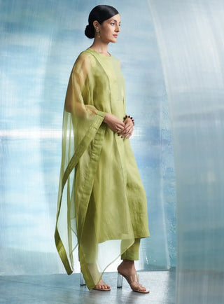 Aura sheen green sleeveless kurta set