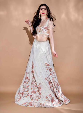 Ivory lakhnavi lehenga set