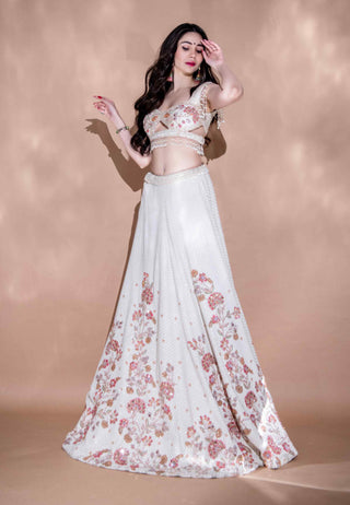 Ivory lakhnavi lehenga set