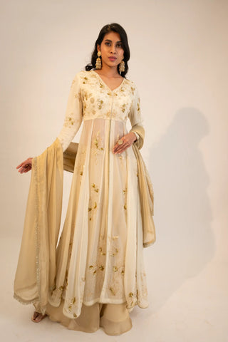 Ivory embroidered open anarkali paired with lehenga & dupatta